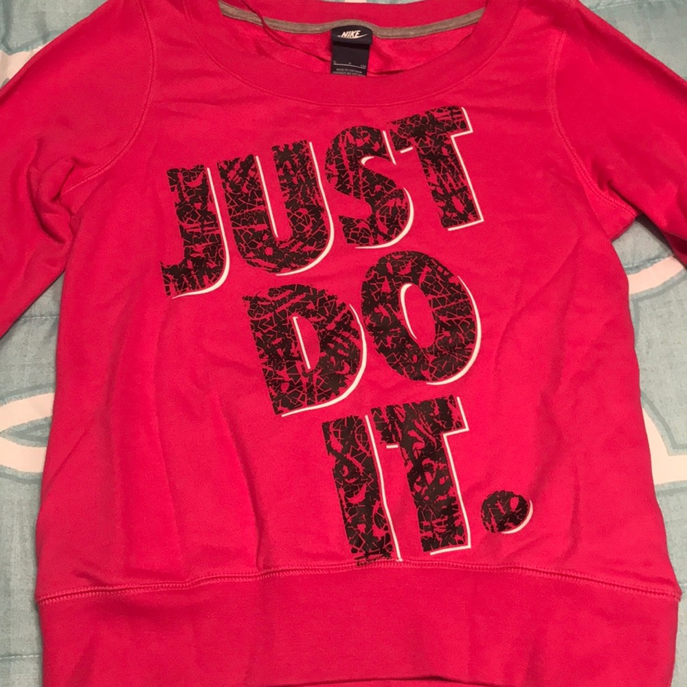Nike pink crew neck sweatshirt